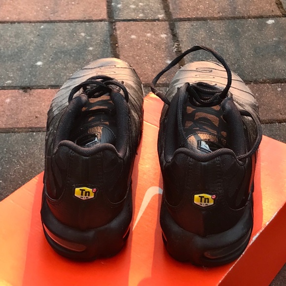 Nike Airmax Plus Triple Black Shoe - Picture 3 of 4